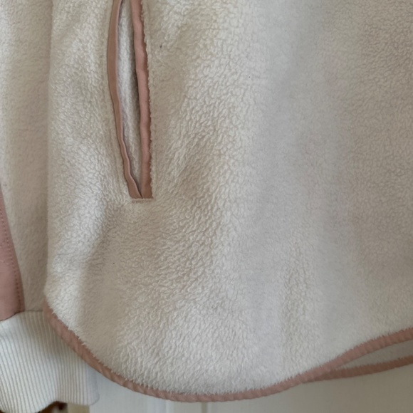 Abercrombie & Fitch Quilted Sherpa Pullover Sweatshirt - Picture 9 of 12